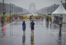 Delhi weather Update: दिल्ली-NCR में भीषण आंधी और बारिश का रेड अलर्ट
