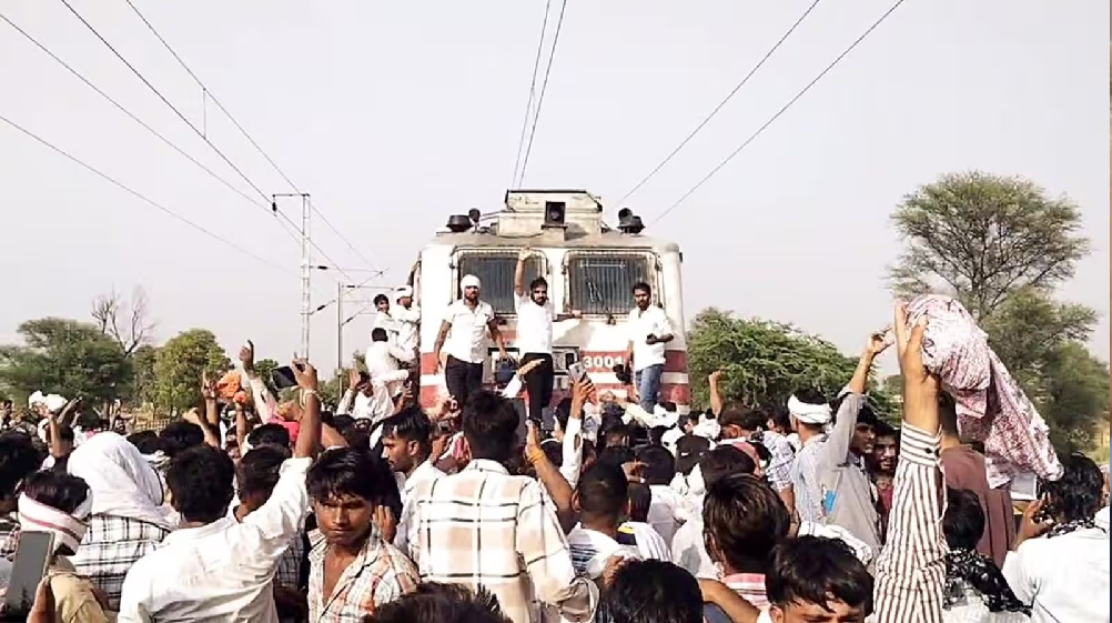 राजस्थान में फिर भड़का गुर्जर आंदोलन, रेल-सड़क जाम, सरकार को अल्टीमेटम