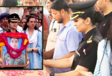 पत्नी लेफ्टिनेंट कर्नल दीपिका चौहान ने दी अंतिम विदाई