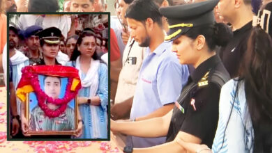 पत्नी लेफ्टिनेंट कर्नल दीपिका चौहान ने दी अंतिम विदाई