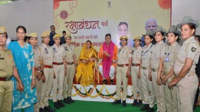 रक्षाबंधन पर भावुक पल: