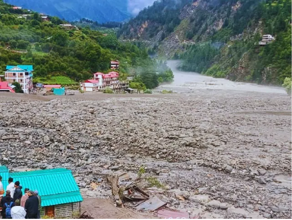 किश्तवाड़ में बादल फटने से तबाही! मचैल यात्रा मार्ग पर 12 की मौत की आशंका, बचाव अभियान जारी