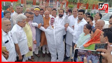 मनीष ग्रोवर का तीखा हमला