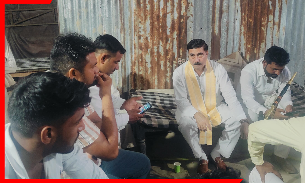 कटेसरा गांव में जलभराव से जनजीवन अस्त-व्यस्त, डॉ. अशोक रंगा ने मौके पर पहुंचकर दिलाया समाधान का भरोसा