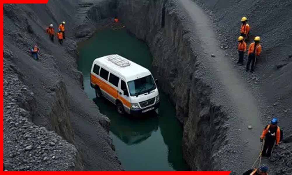400 फीट गहरी खाई में समा गई मजदूरों से भरी वैन! धनबाद कोयला खदान हादसे ने दहला दिया पूरा इलाका