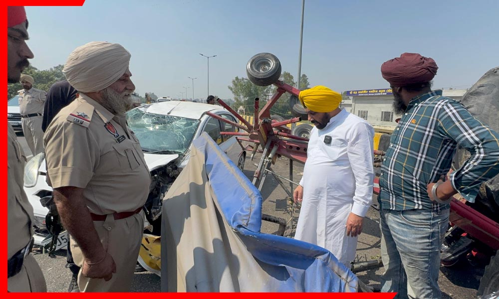 पंजाब के कैबिनेट मंत्री हरभजन सिंह ETO के काफिले का बड़ा हादसा! मचा हड़कंप, पुलिसकर्मी घायल
