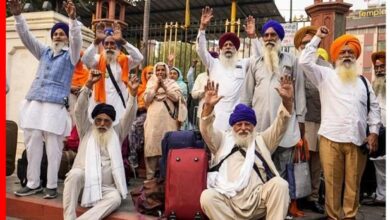 पाकिस्तान पहुंचे 2100 भारतीय सिख श्रद्धालु