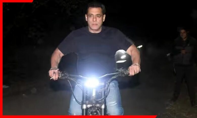 सलमान खान की नाइट साइकिलिंग