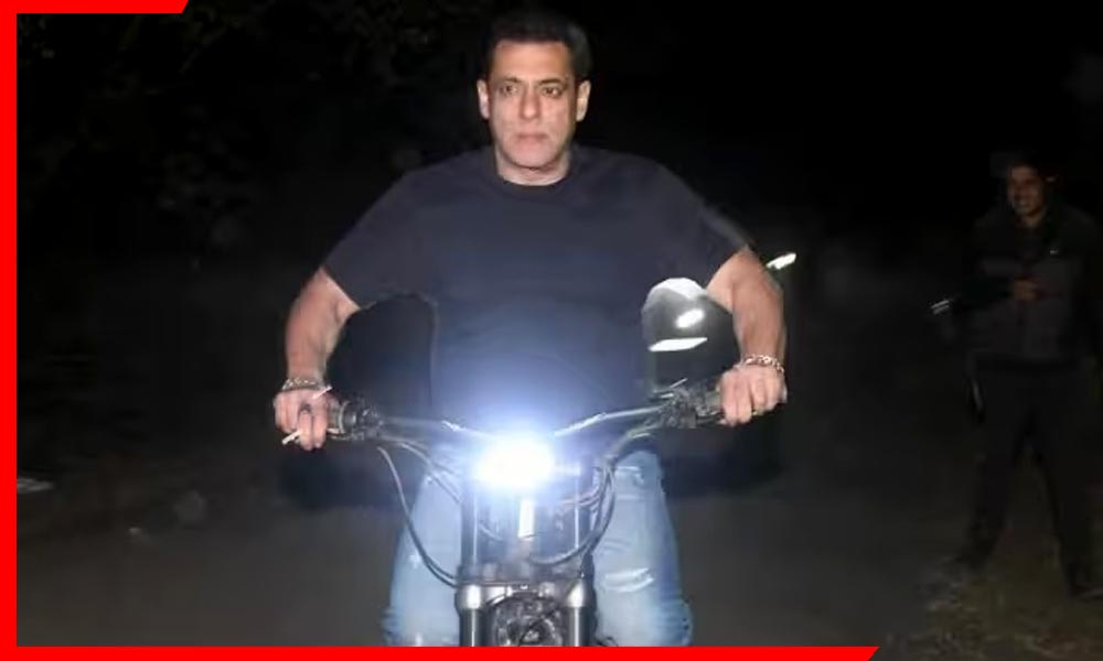 60 की उम्र में भी थम नहीं रही रफ्त’aar! Y+ सिक्योरिटी के बीच सलमान खान की नाइट साइकिलिंग ने उड़ाए होश