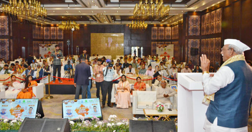 ग्राम संसद में राज्यपाल का आह्वान: सरपंच बनें गांव विकास के सच्चे भागीरथ