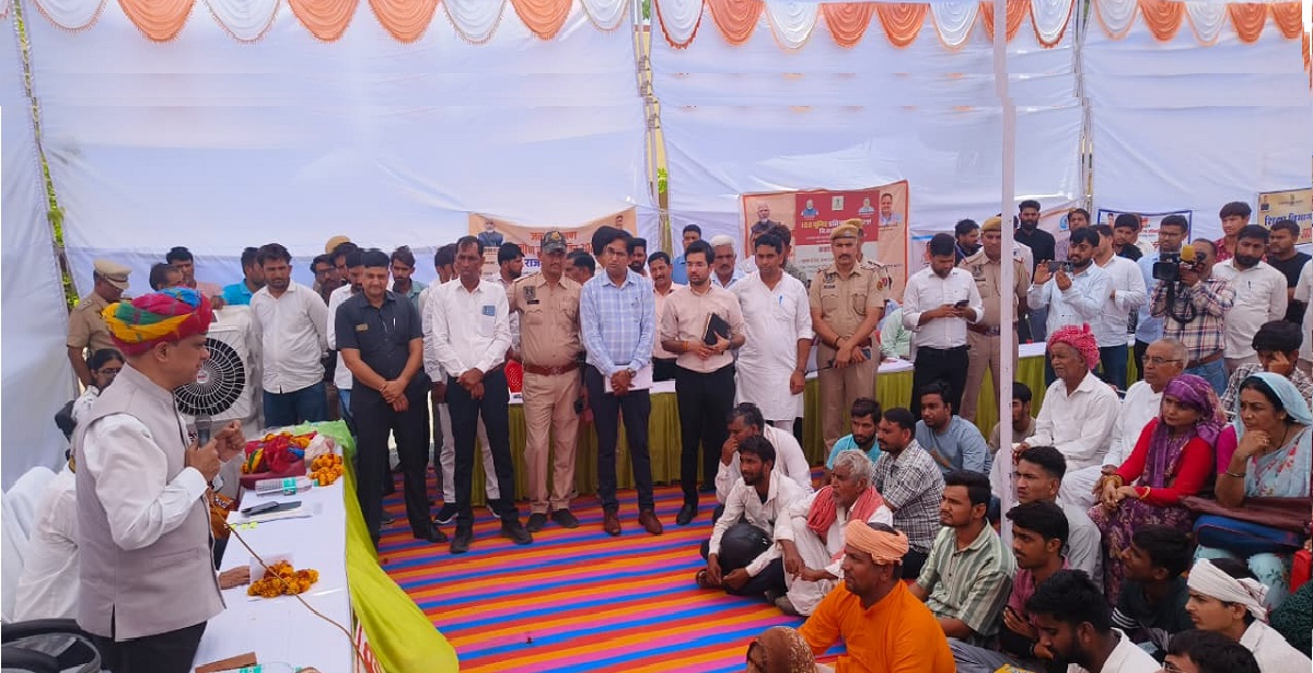 Rural Service Camp: बस्सी के ग्रामीण सेवा शिविर में मुख्य सचिव की सख्ती, बोले- अंतिम व्यक्ति तक पहुंचे योजनाओं का लाभ