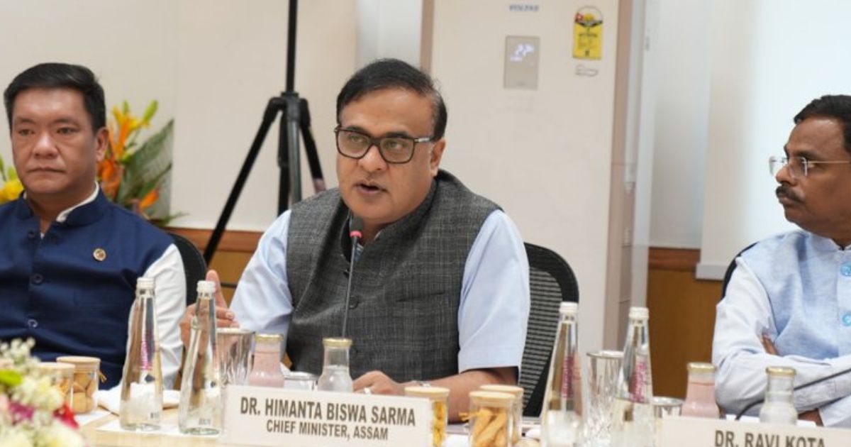 Assam Aadhaar Rules: असम में 18 साल से ऊपर नए आधार कार्ड पर रोक, अवैध घुसपैठ रोकने के लिए हिमंता सरकार का बड़ा फैसला