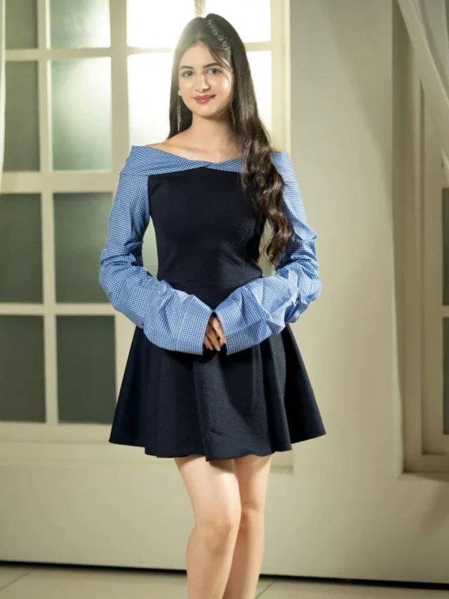 कॉलेज में दिखना है स्टाइलिश? हर्षाली मल्होत्रा के ये कूल आउटफिट्स करें ट्राई