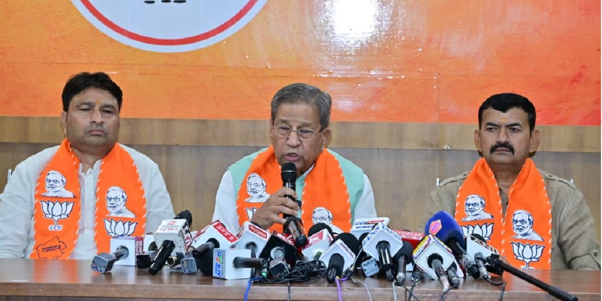 Gehlot RSS Remark: गहलोत के बयान पर तिवाड़ी का पलटवार: कांग्रेस के इतिहास, आपातकाल और तुष्टिकरण की राजनीति पर उठाए सवाल