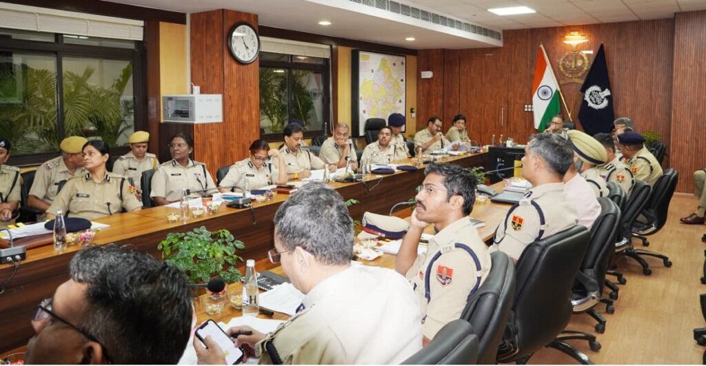 मुख्यालय में हुई उच्चस्तरीय समीक्षा बैठक